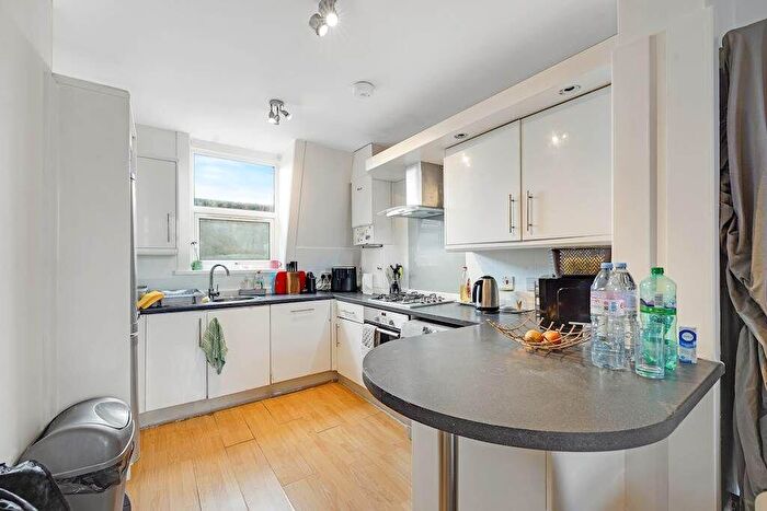 2 Bedroom Flat For Sale In Brydges Road, London, E15