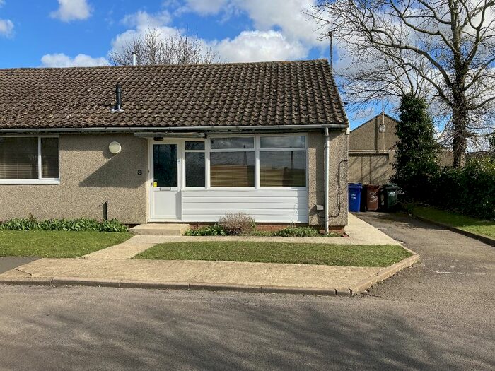 2 Bedroom Bungalow To Rent In Tait Drive, Bicester, Oxfordshire, OX25