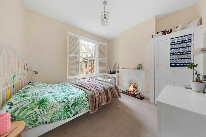 2 Bedroom Flat To Rent In Emu Road, Diamond Conservation Area, London, SW8