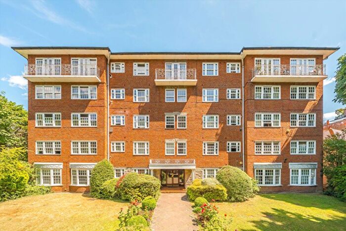 2 Bedroom Flat To Rent In Wimbledon Park Side, Southfields, SW19