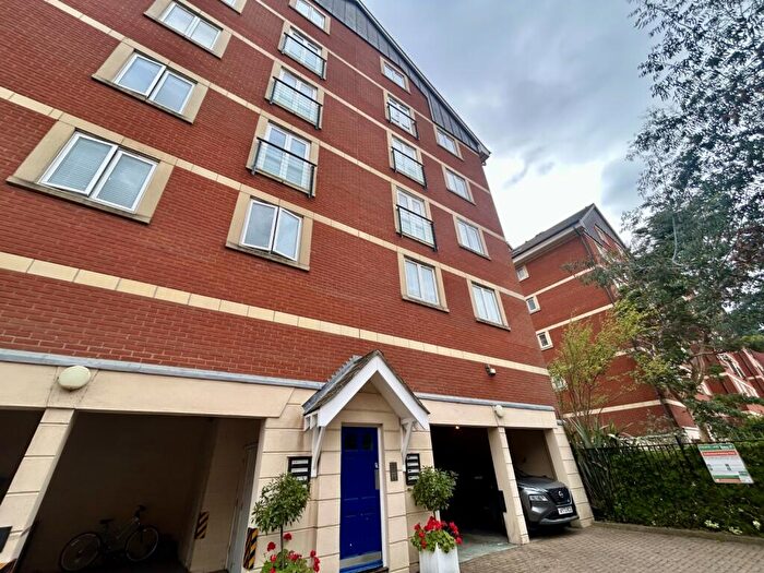 4 Bedroom Apartment To Rent In Neptune Square, Ipswich, IP4