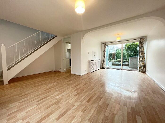 2 Bedroom House To Rent In Lonsdale, Hemel Hempstead, HP2