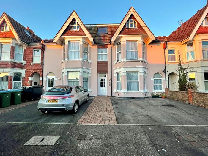 2 Bedroom Flat To Rent In - Glencathara Road, Bognor Regis, PO21