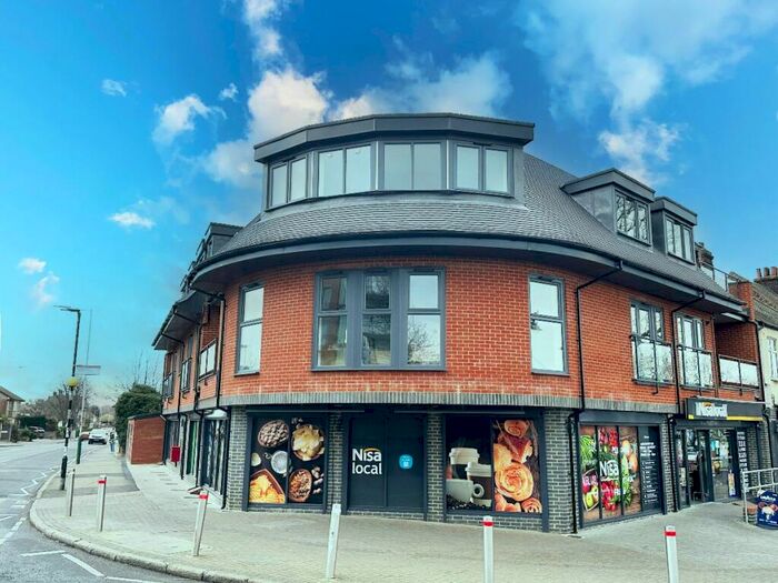 2 Bedroom Apartment To Rent In Herald Court, Harold Wood, RM3