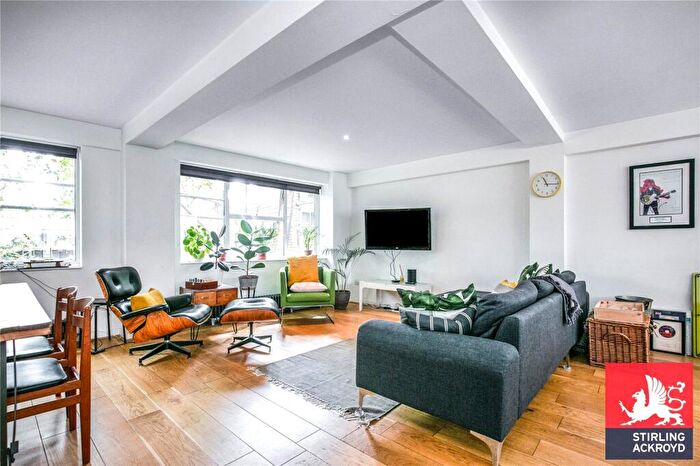 3 Bedroom Apartment To Rent In Long Street, London, E2