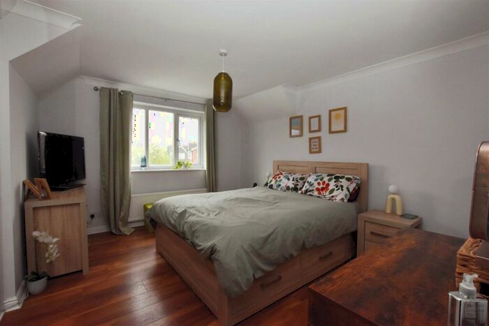 4 Bedroom Detached House For Sale In Sorrel Drive, Hull, HU5