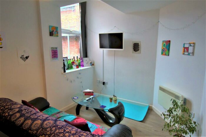 2 Bedroom Apartment To Rent In Apt Wheatsheaf Apts, - John Street, S2