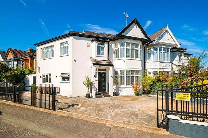 6 Bedroom Property For Sale In Nelson Road, Highams Park, E4