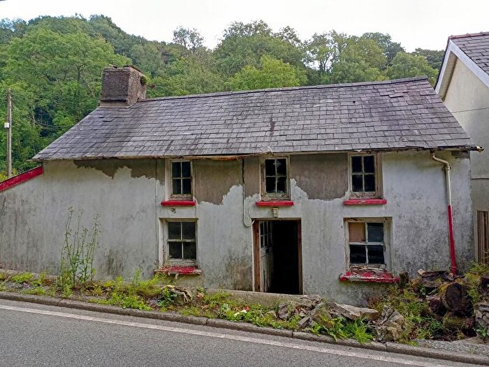 2 Bedroom Detached House For Sale In Carmarthen Road, Cwmduad, Carmarthen, Carmarthenshire, SA33