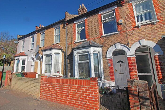 2 Bedroom Terraced House To Rent In Carlton Road, Walthamstow, E17