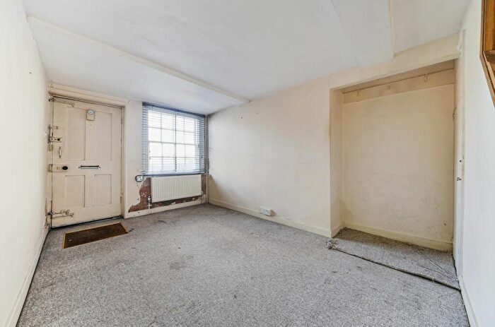 3 Bedroom Terraced House For Sale In St. Pancras, Chichester, PO19
