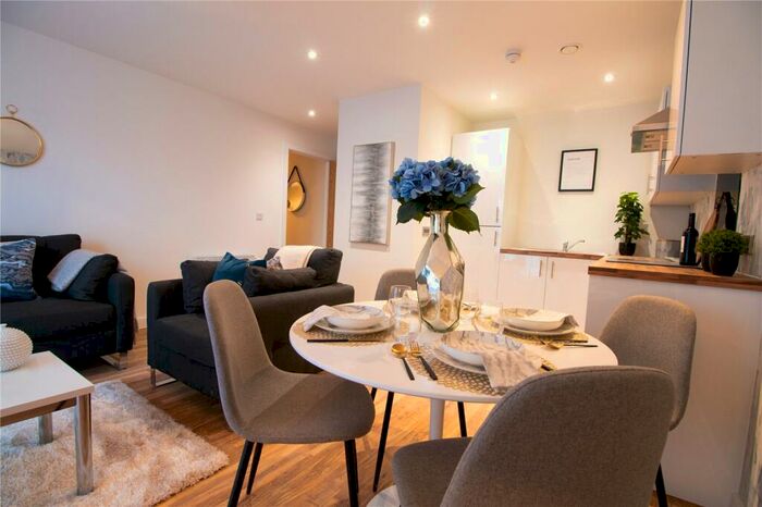 3 Bedroom Flat To Rent In Manchester Waters, Pomona Strand, Old Trafford, Manchester, M16