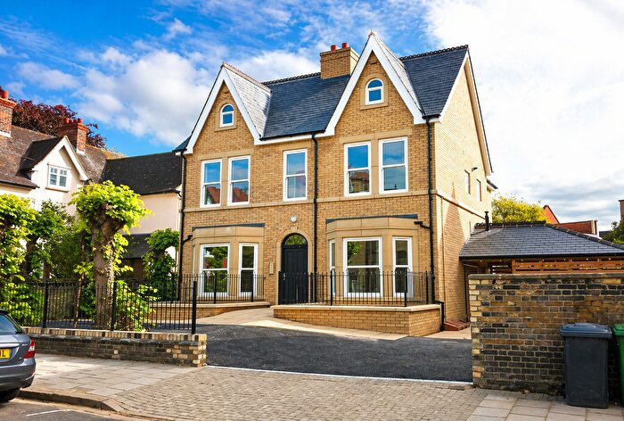 1 Bedroom Flat To Rent In Flat Lime Tree House, St Barnabas Road, CB1