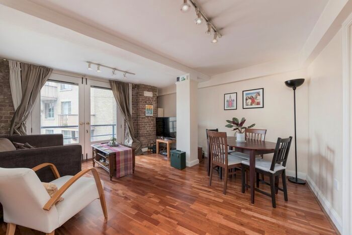 2 Bedroom Flat To Rent In Shad Thames, London, SE1
