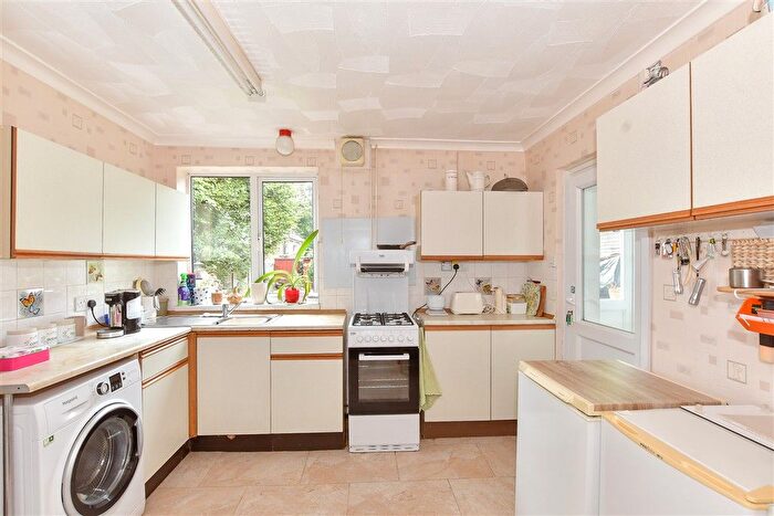 4 Bedroom Semi-detached House For Sale In Sussex Avenue, Canterbury, Kent, CT1