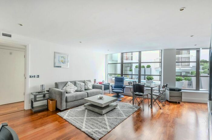 1 Bedroom Flat For Sale In Harlequin Court, Covent Garden, London, WC2E