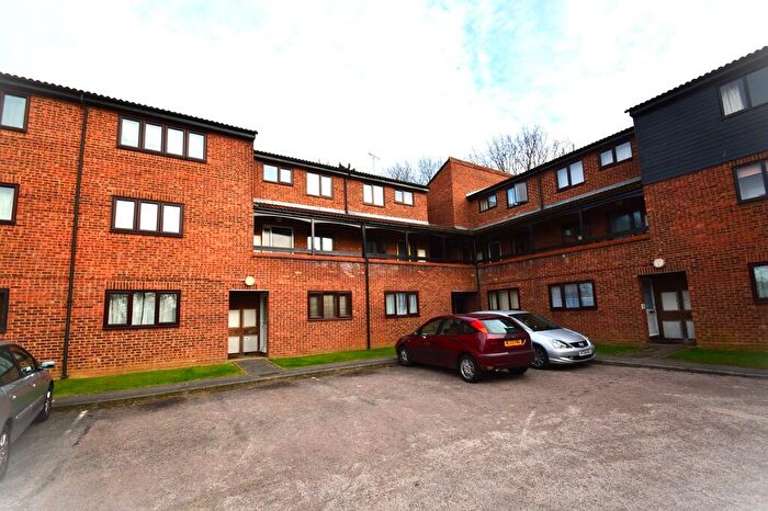 3 Bedroom Maisonette To Rent In Wordsworth Court, Hatfield, AL10