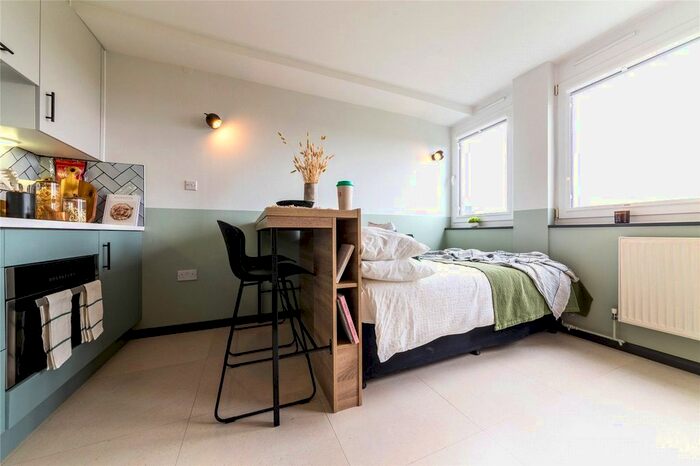 Studio To Rent In Uncle Stockwell, Courland Grove, London, SW8