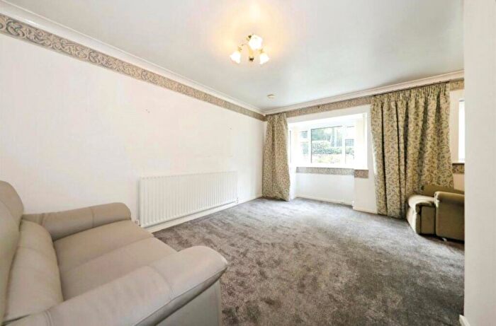 2 Bedroom Flat For Sale In Chaddesley Gardens, Kidderminster, Worcestershire, DY10