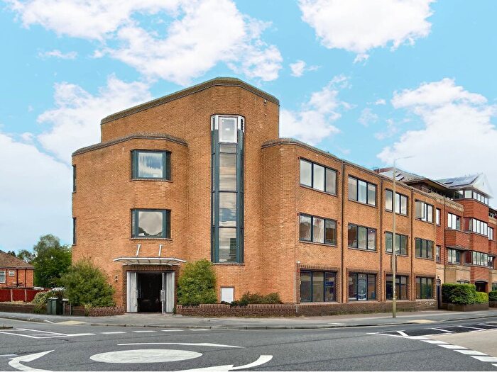 1 Bedroom Apartment To Rent In Hartshead House, Farnborough, GU14