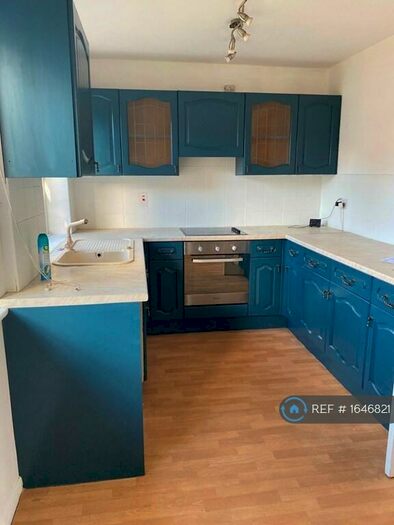 2 Bedroom Maisonette To Rent In Keats House, Crayford, Dartford, DA1