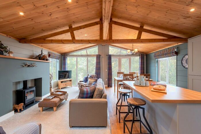 4 Bedroom Mobile/park Home For Sale In Brokerswood, Westbury, Wiltshire, BA13