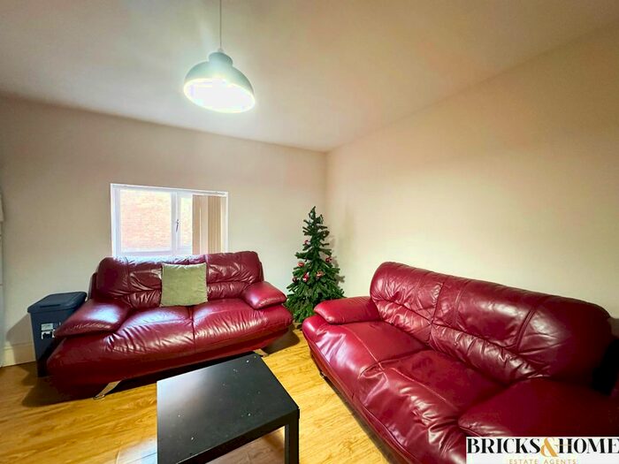2 Bedroom Flat To Rent In Welford Road, Knighton Fields, Leicester, LE2