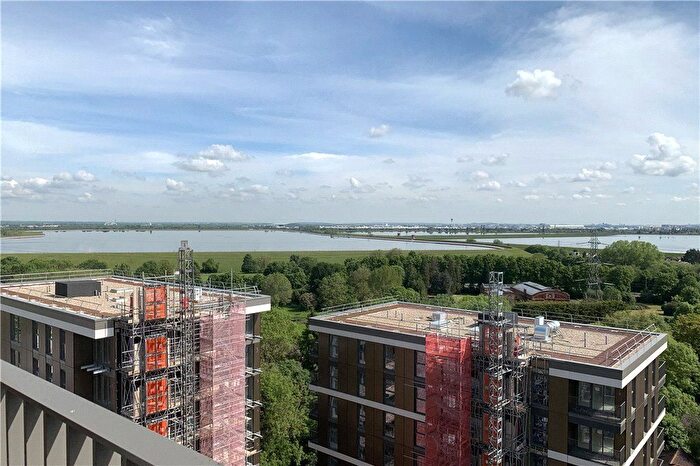 2 Bedroom Flat To Rent In Eden Grove, Staines-Upon-Thames, Windsor And Maidenhead, TW18