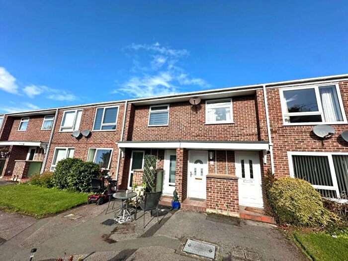 2 Bedroom Apartment To Rent In Wharfedale Drive, Wirral, CH62