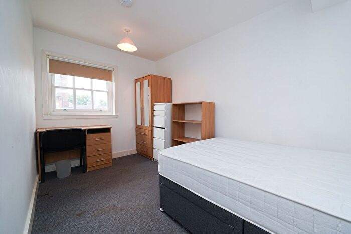 8 Bedroom Flat To Rent In Regent Street, Leamington Spa, CV32