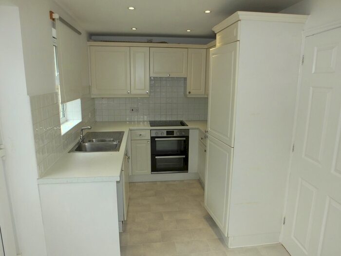 4 Bedroom Detached House To Rent In Court Farm Road, Newhaven, BN9