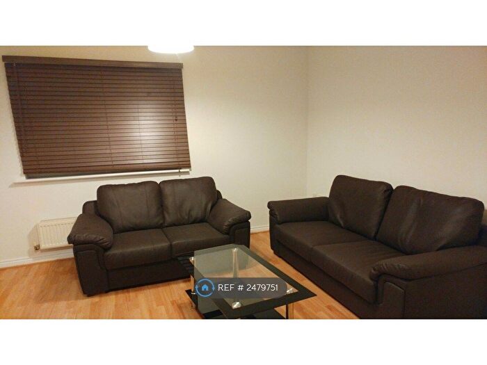 2 Bedroom Flat To Rent In Symphony Close, Edgware, HA8