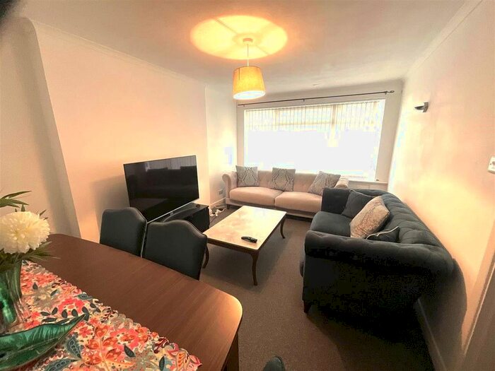 2 Bedroom Bungalow To Rent In Osgodby Grove, Scarborough, YO11