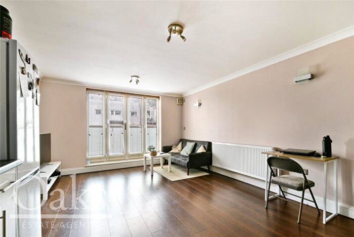 2 Bedroom Apartment To Rent In Addiscombe Grove, East Croydon, CR0