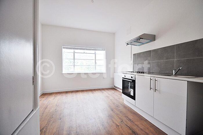 3 Bedroom Apartment To Rent In Bromley Road, Bromley, BR1