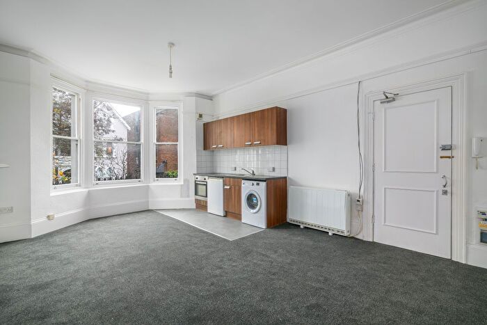 1 Bedroom Flat To Rent In Woodchurch Road, London, NW6