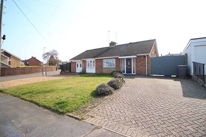 2 Bedroom Bungalow To Rent In Ashby Drive, Rushden, NN10