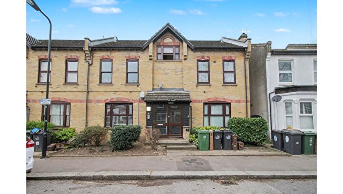 1 Bedroom Flat For Sale In Flat E, Haronton Court, Buckland Road, Leyton, London, E10