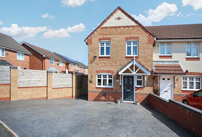 3 Bedroom End Of Terrace House For Sale In Dartington Road, Platt Bridge, WN2