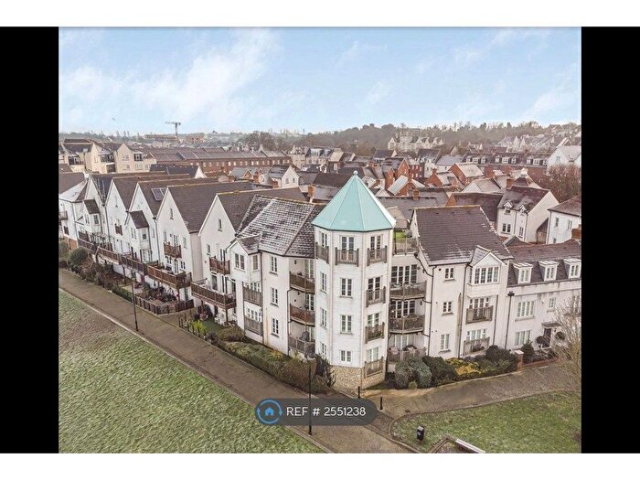 3 Bedroom Flat To Rent In Ingress Park, Greenhithe, DA9