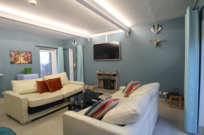 1 Bedroom Flat To Rent In Harrogate Road, Harewood, Leeds, LS17