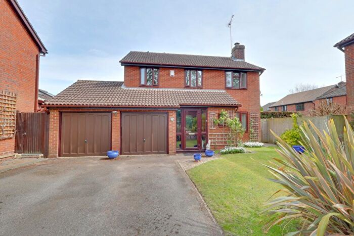 4 Bedroom Detached House For Sale In Mead End Road, Denmead, PO7