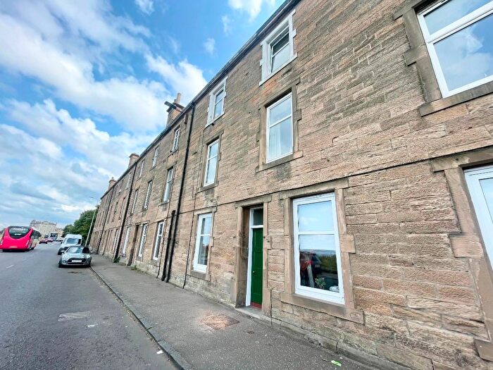 2 Bedroom Flat To Rent In Lower Granton Road, Granton, Edinburgh, EH5