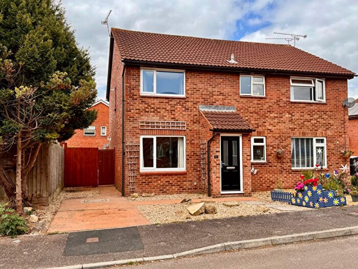 2 Bedroom Property To Rent In Scott Close, Taunton, TA2