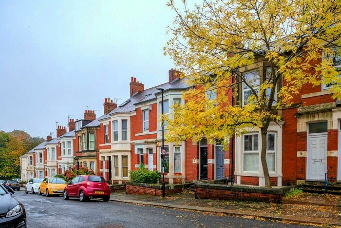 4 Bedroom Maisonette To Rent In Grosvenor Gardens, Jesmond, Newcastle Upon Tyne, NE2