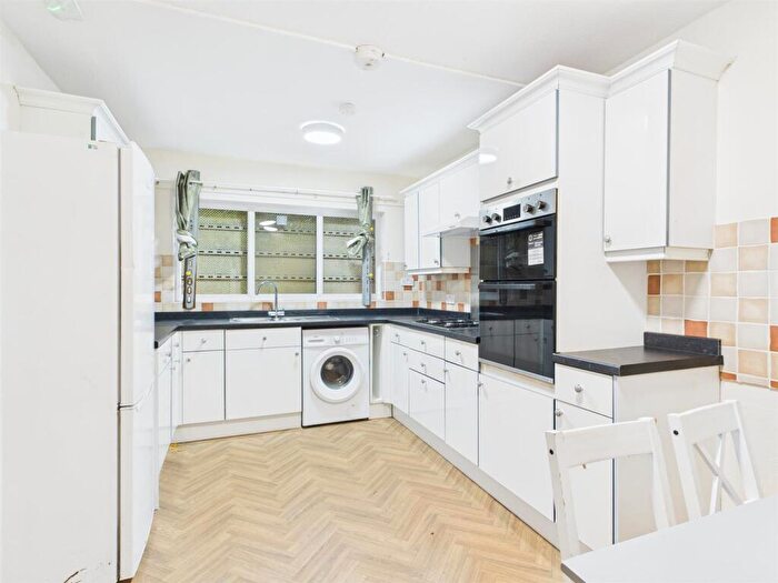 3 Bedroom Terraced House To Rent In Forfar Walk, Birmingham, B38