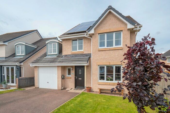 5 Bedroom Detached House For Sale In Orchard Way, Inchture, Perthshire, PH14