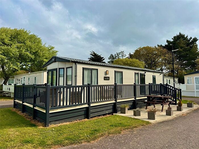 2 Bedroom Park Home For Sale In Shorefield Park, Near Milford On Sea, Hampshire, SO41