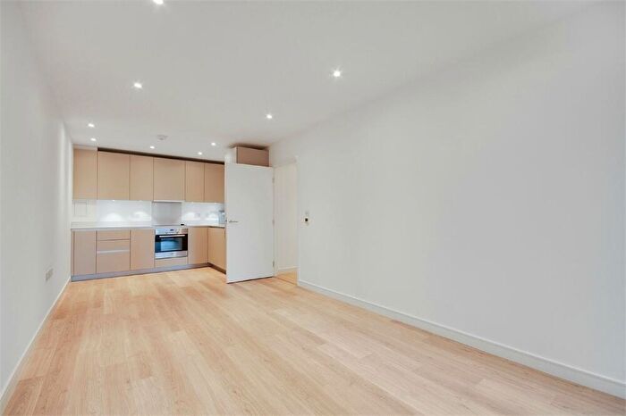 1 Bedroom Apartment For Sale In Pinnacle Apartments, Saffron Central Square, Croydon, CR0
