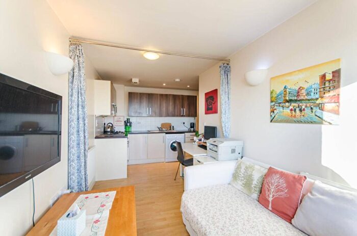 1 Bedroom Flat To Rent In Palmerston Road, Harrow, HA3